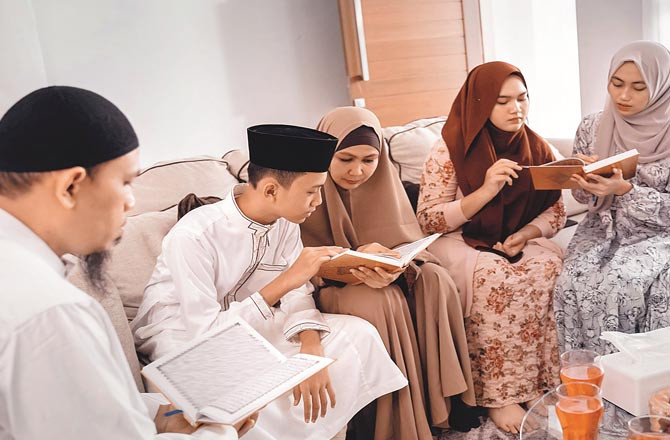 وہ سہ رُکنی خاندان جوتاریخ ِ انسانیت کا روشن مینار ہے
