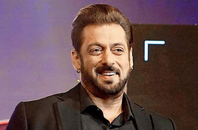 سلمان کی ڈانٹ کے بعد پاپارازی کے بدلے تیور، بھائی جان کو دیکھتے ہی معافی مانگنے لگے