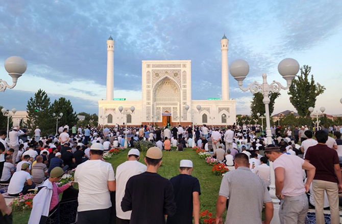 دنیا بھر میں عیدالاضحیٰ جوش و جذبے سے منائی گئی، امن و سلامتی کیلئے خصوصی دعائیں