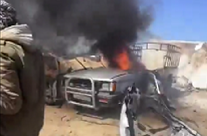 بے گھر فلسطینیوں نے اسرائیل کی جنگ بندی کی خلاف ورزی سےتنگ آکر خیمے نذرآتش کئے