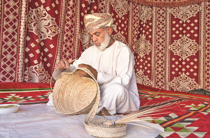 محنت اور محنت کش کی اہمیت تعلیماتِ اسلامی میں جانئے