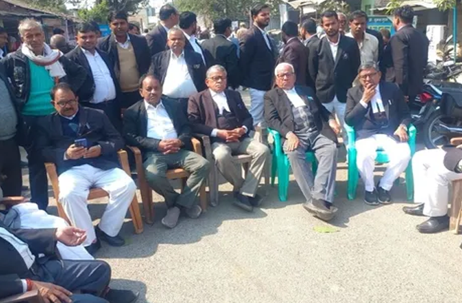 ہندوستان کے۳؍ لاکھ زیر سماعت قیدیوں کےمفت وکیل، مقدمے کو بیچ میں چھوڑ رہے