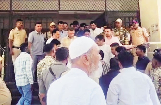 اکبر اویسی اردھاپور عدالت میں حاضر،۲۵؍ ہزار کے مچلکے پر ضمانت منظور