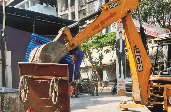 غیرقانونی تعمیرات کے خلاف پنویل میونسپل  کارپوریشن کی اپنی حدود میں بڑی کارروائی
