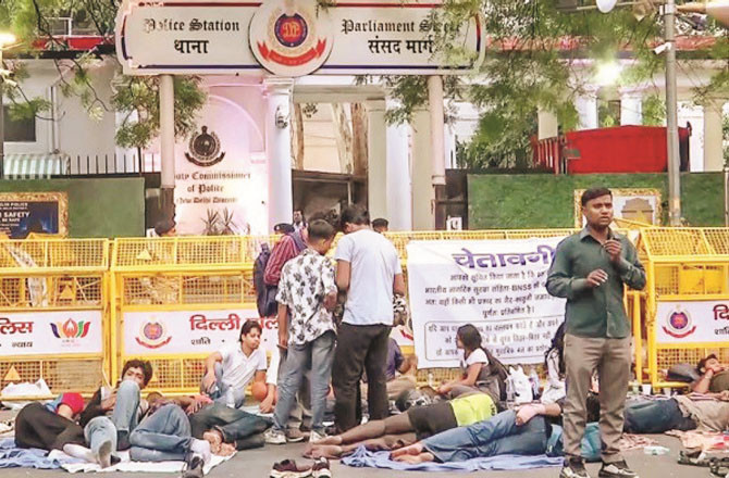 دہلی میں خاتون صحافی کے ساتھ بدسلوکی کے ملزم افسر کوترقی دیدی گئی 
