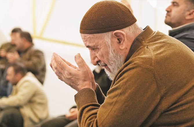 نعمت اور مصیبت، دونوں ہی انسانوں کیلئے امتحان ہیں