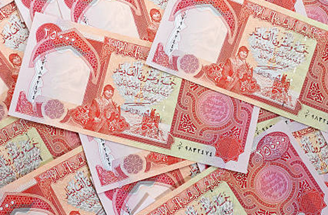 عراق نے اپنی کرنسی دینار کی قدر کم کردی، ڈالر ۱۵۲۰؍ دینار کا ہوگیا