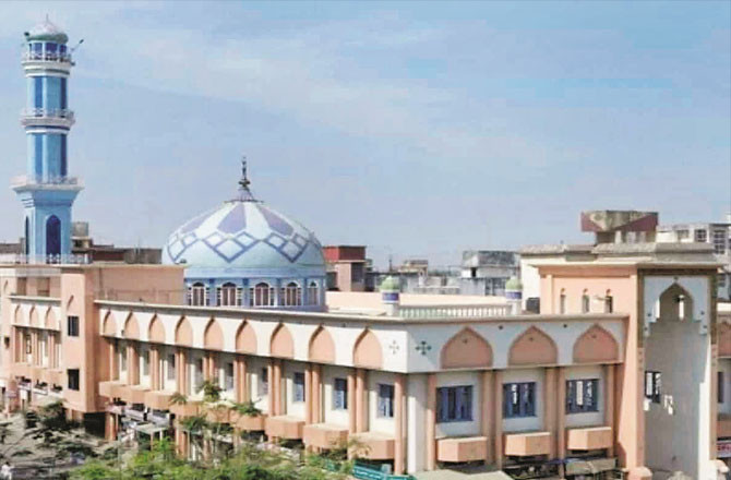 جامع مسجد الشمس، تزئین و آرائش کا شاندار نمونہ ہے
