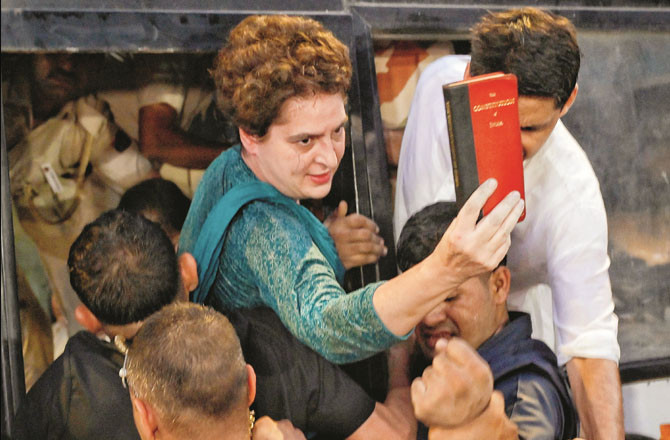 مشترکہ لنچ کے بعد اپوزیشن تازہ دَم،سرکار کی ناک میں دَم