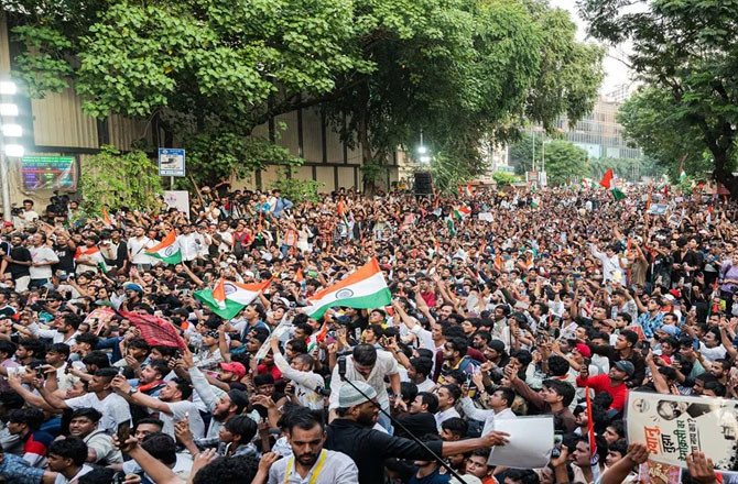 ’’جمہوریت کی بازیابی‘‘ کیلئے ملک گیر مارچ