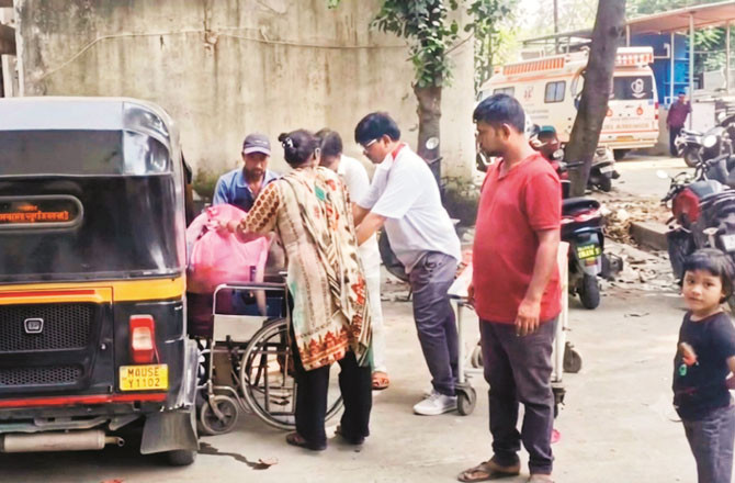 الہاس نگر: ٹریفک میں پھنس جانے پرحاملہ نے رکشا ہی میں بچے کو جنم دیا