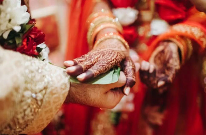 ایولہ: لومیریج پر ہنگامہ، دُلہے کو زندہ جلانے کی کوشش، مارپیٹ میں متعدد زخمی