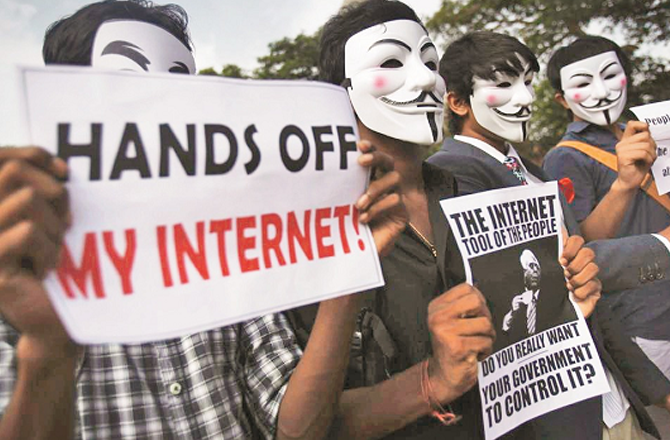 سوشل میڈیا کو کنٹرول کرکے اِنفلوئنسرس کو ’’گودی میڈیا ‘‘بنانے کی کوشش