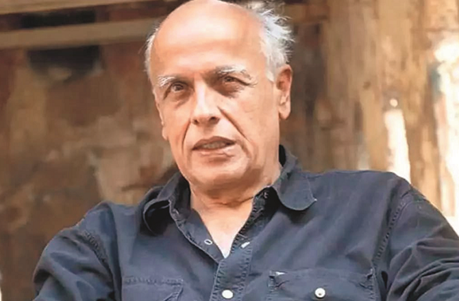 مہیش بھٹ نے اپنے فلمی کریئر کا آغاز ایک دستاویزی فلم سے کیا تھا