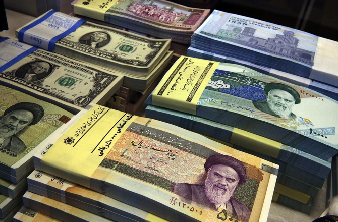 ایرانی ریال تاریخ کی کم ترین سطح پر، ڈالر۲۵؍ لاکھ ریال سے تجاوز کرگیا