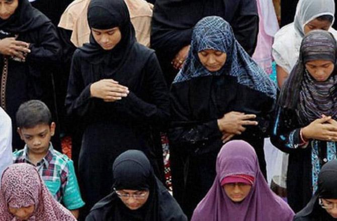 اسلام میں والدین کی خدمت کو جہاد قرار دیا گیا ہے۔ تصویر: پی ٹی آئی