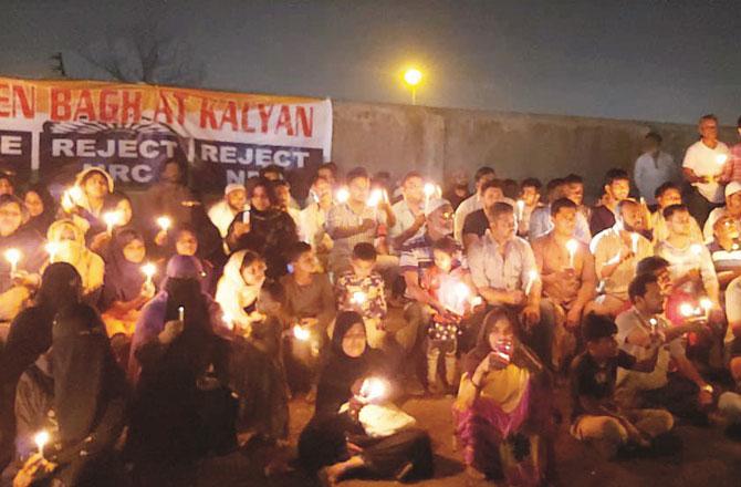 کلیان میں دہلی تشدد میں جاں بحق ہونے والوں کو خراج عقیدت پیش کیا گیا ۔ تصویر : انقلاب