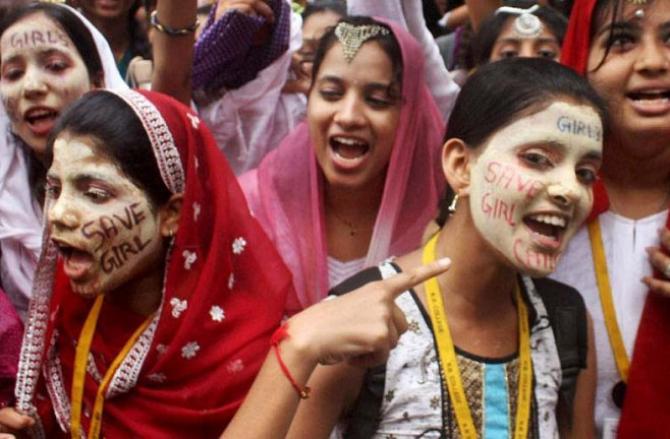 ہر سال ۲۴؍ جنوری کو لڑکیوں کا قومی دن منایا جاتا ہے۔ تصویر: پی ٹی آئی