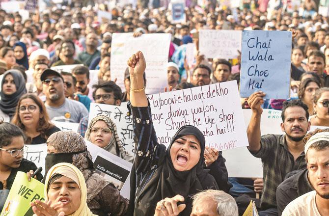 شہریت ترمیمی قانون اور این آر سی کیخلاف احتجاج جاری ہے