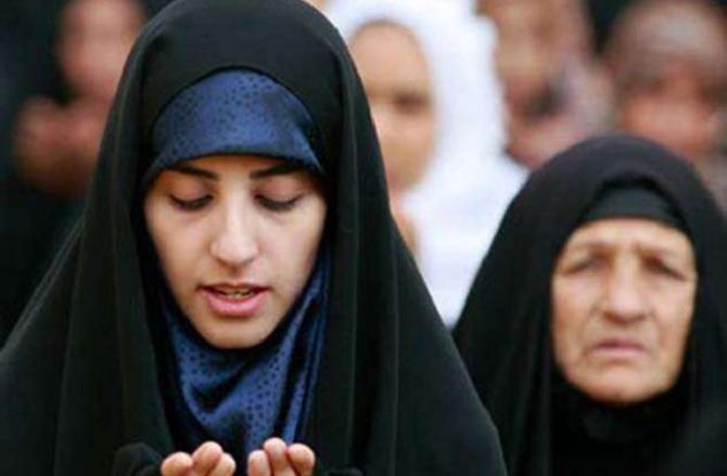 Muslim Girl Praying : Picture INN