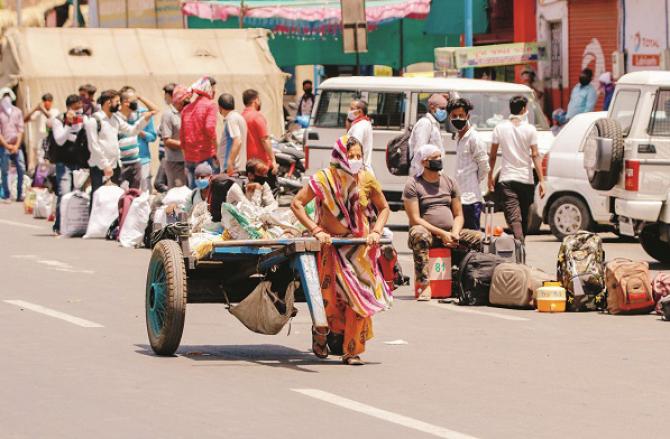 Migrant laborer. Photo: PTI