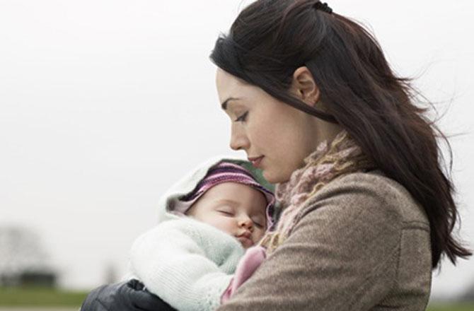 Baby with Mom - Pic : INN