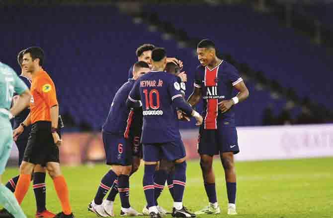 French Football League  PSG beat Angeres  فرینچ فٹبال لیگ پی ایس جی