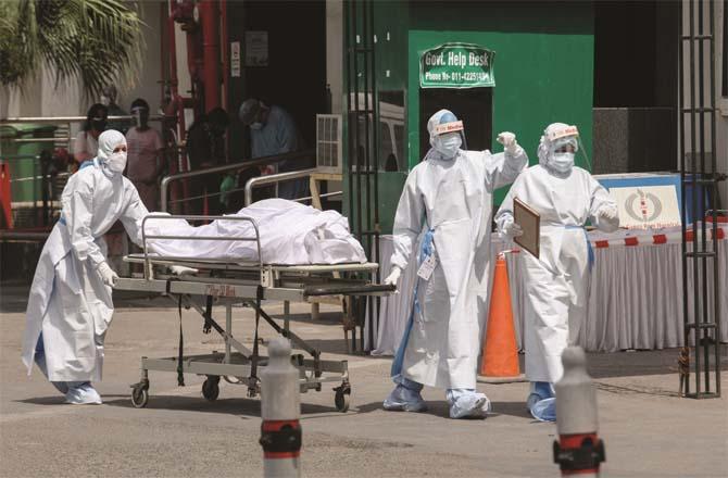 Ganga Ram Hospital was in a state of chaos due to lack of oxygen.Picture:PTI