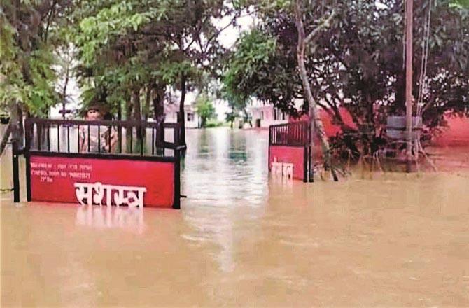 A government building submerged in the Gandak River.Picture:Inquilab