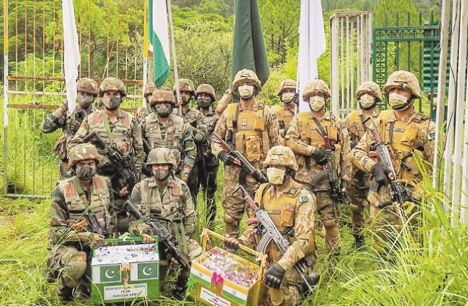 Indian and Pakistani troops on the border in Poonch sector. .Picture:INN