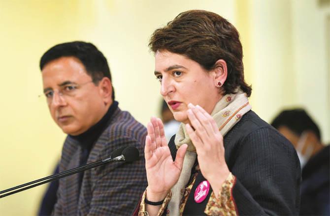 Priyanka and Mayawati held a press conference on the issue. (Photos: PTI)