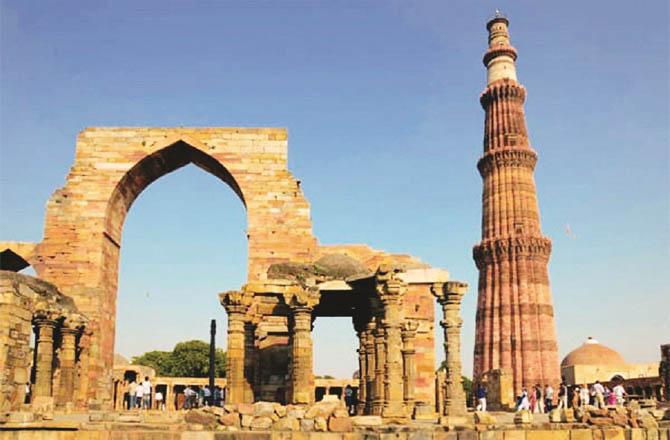 Quwwat Ul Islam Mosque in the compound of Qutb Minar