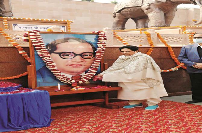BSP chief Mayawati pays homage to Dr. Ambedkar (Photo: PTI)