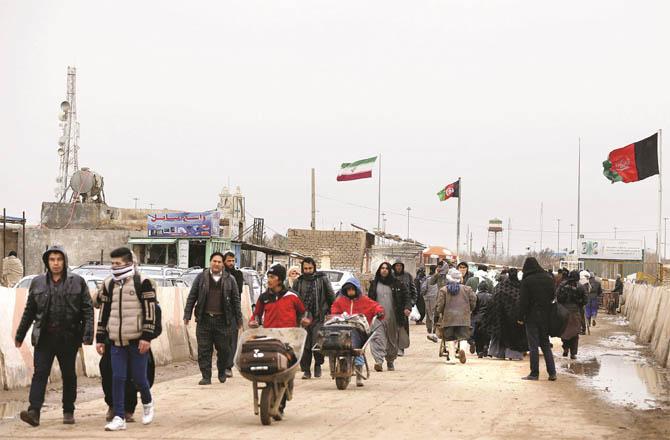 Iran and Afghanistan have no clear border, this is how people come and go in many places (file photo)