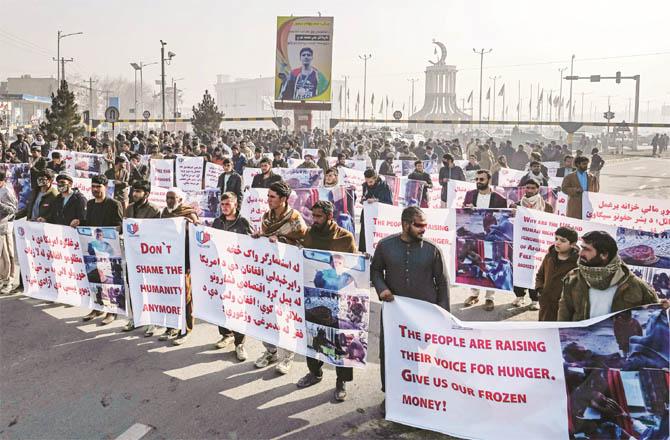 Protesters gather near US embassy (Photo: Agency)