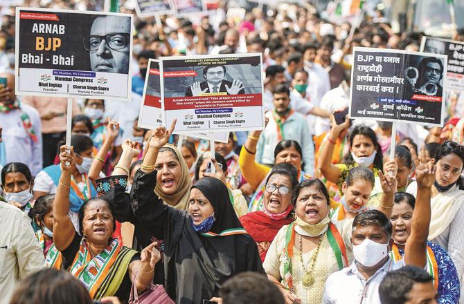 Congress Protest against Arnab Goswami - Pic : PTI