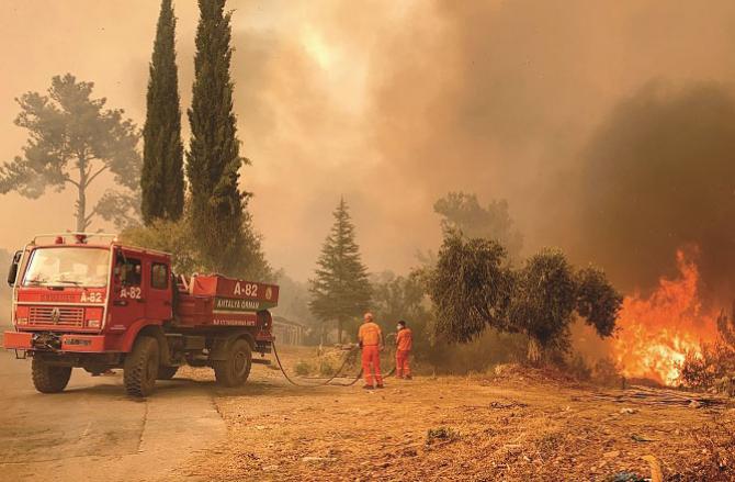 The devastation caused by the fire in various parts of Turkey and the efforts to control it.Picture:INN