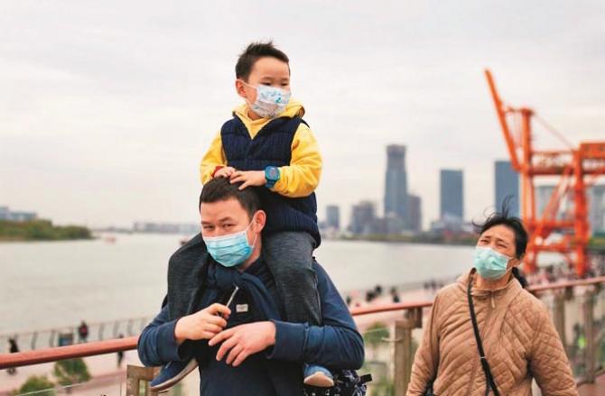 China`s National Health Commission, with the help of experts, the strategy of vaccination in different age groups.Picture:INN