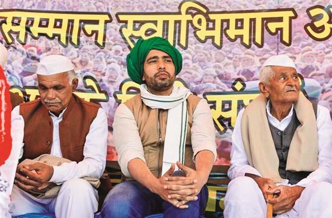 jayant chaudhryy with farmer leaders.Picture:PTI