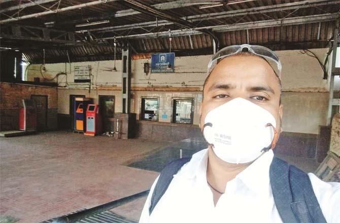 A teacher taking a selfie at a train station.Picture:Inquilab