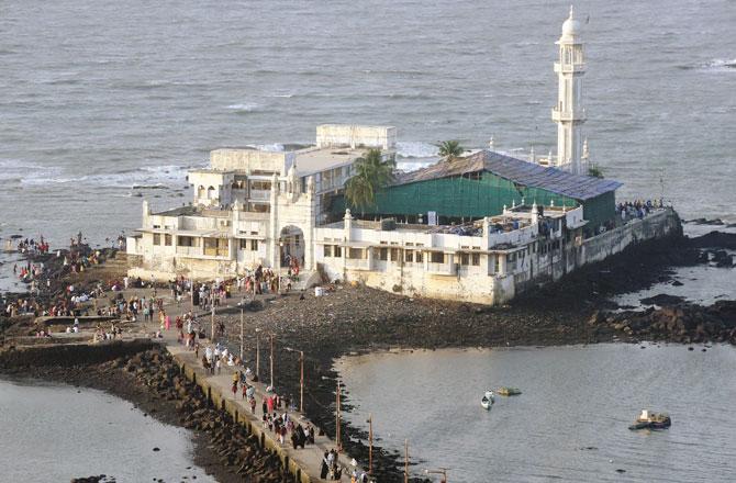 Haji Ali Dargah - Pic : Inquilab