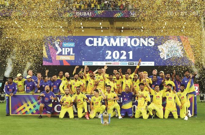 The players of Chennai Super Kings, who won the IPL title, are celebrating the victory.