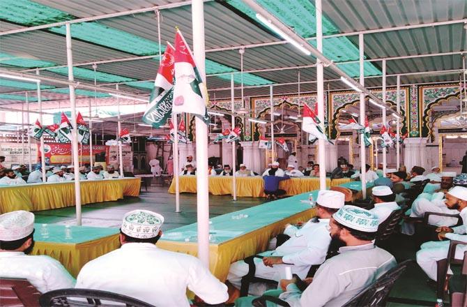 Meeting of Ulema in connection with Eid-ul-Fitr procession in Sunni Bilal Mosque.Picture:Inquilab