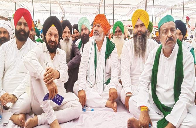 Rakesh Tikait attends farmers` condolence meeting in Lakhimpur Kheri. (Photo: PTI)