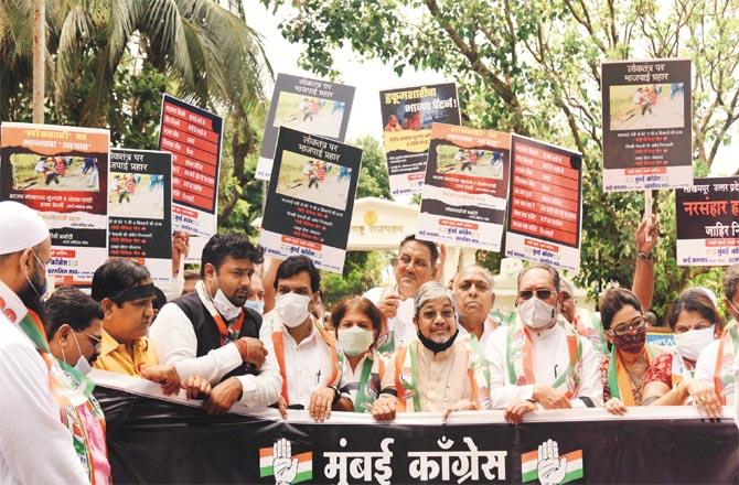 Congress leaders are protesting in Raj Bhavan against the Lakhimpur Kheri incident.Picture:Inquilab