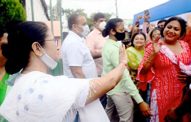 Mamata Banerjee thanking the people after the extraordinary victory.Picture:INN