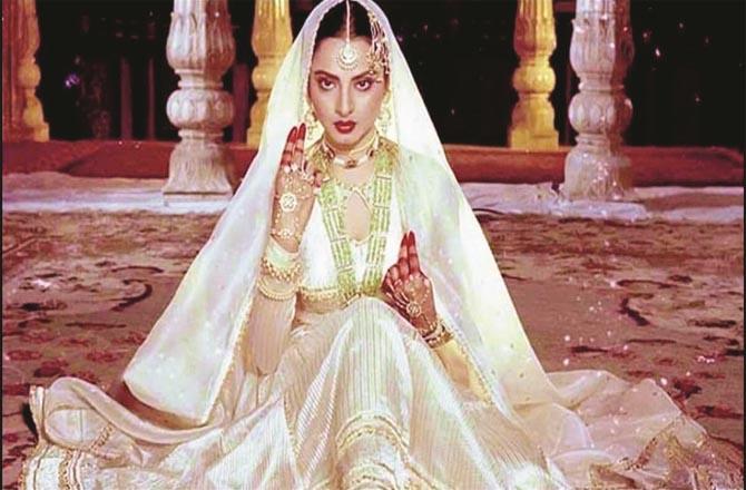Actress Rekhane had also learned Urdu for the film umrao Jaan so that she could pronounce it correctl