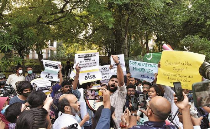 Activists of student organizations protest outside Tripura Bhawan in Delhi against anti-Muslim violence.Picture:INN