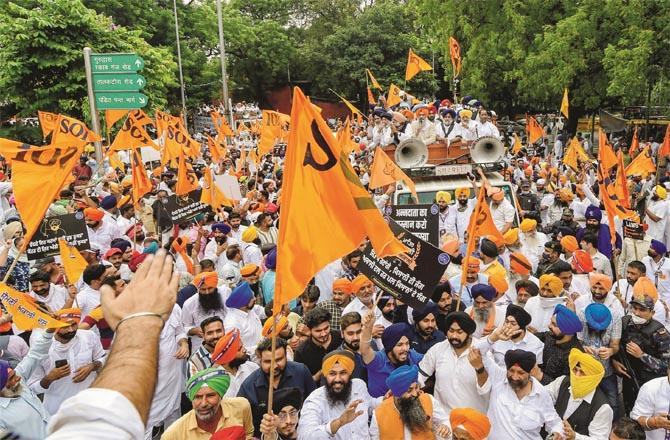 Hundreds of workers can be seen at the Akali Dal rally in Delhi. (PTI)