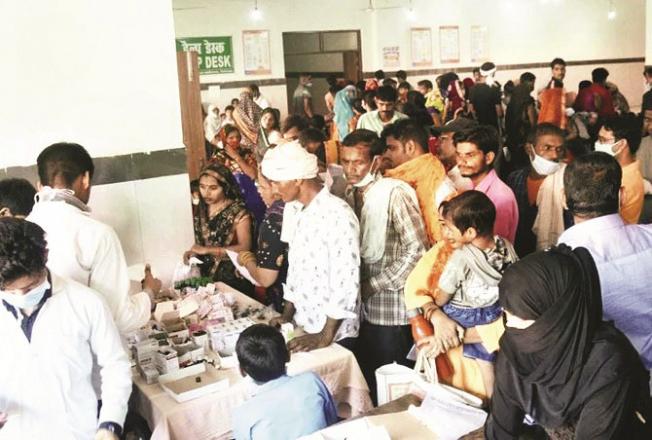 Firozabad: Crowd of patients in the OPD of 100 bed Hospital.Picture:INN